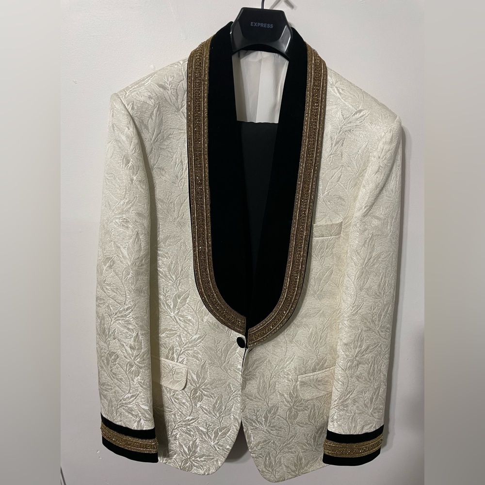 Men’s slim fit floral hand embroidered blazer size 42R